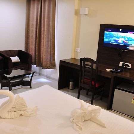 Royal Inn Khandwa Екстер'єр фото