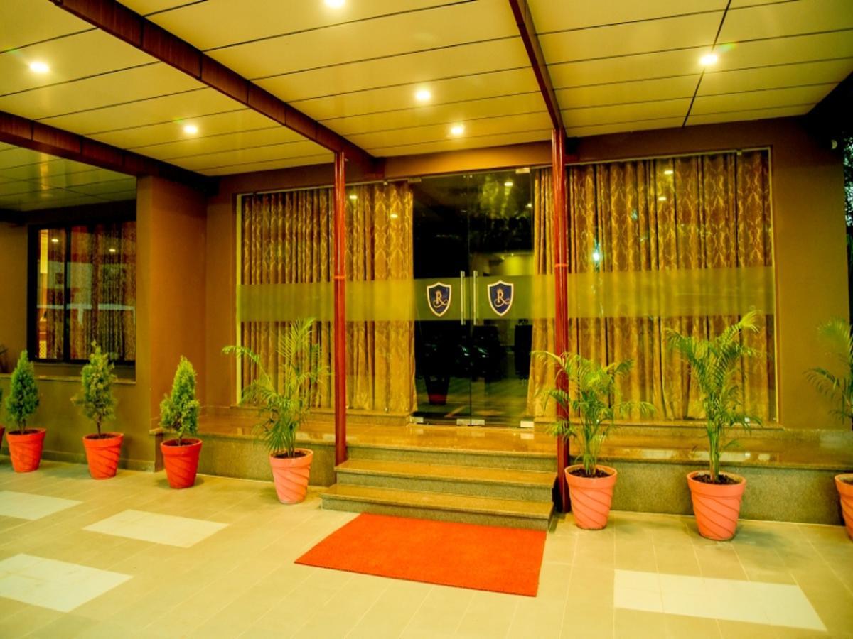 Royal Inn Khandwa Екстер'єр фото