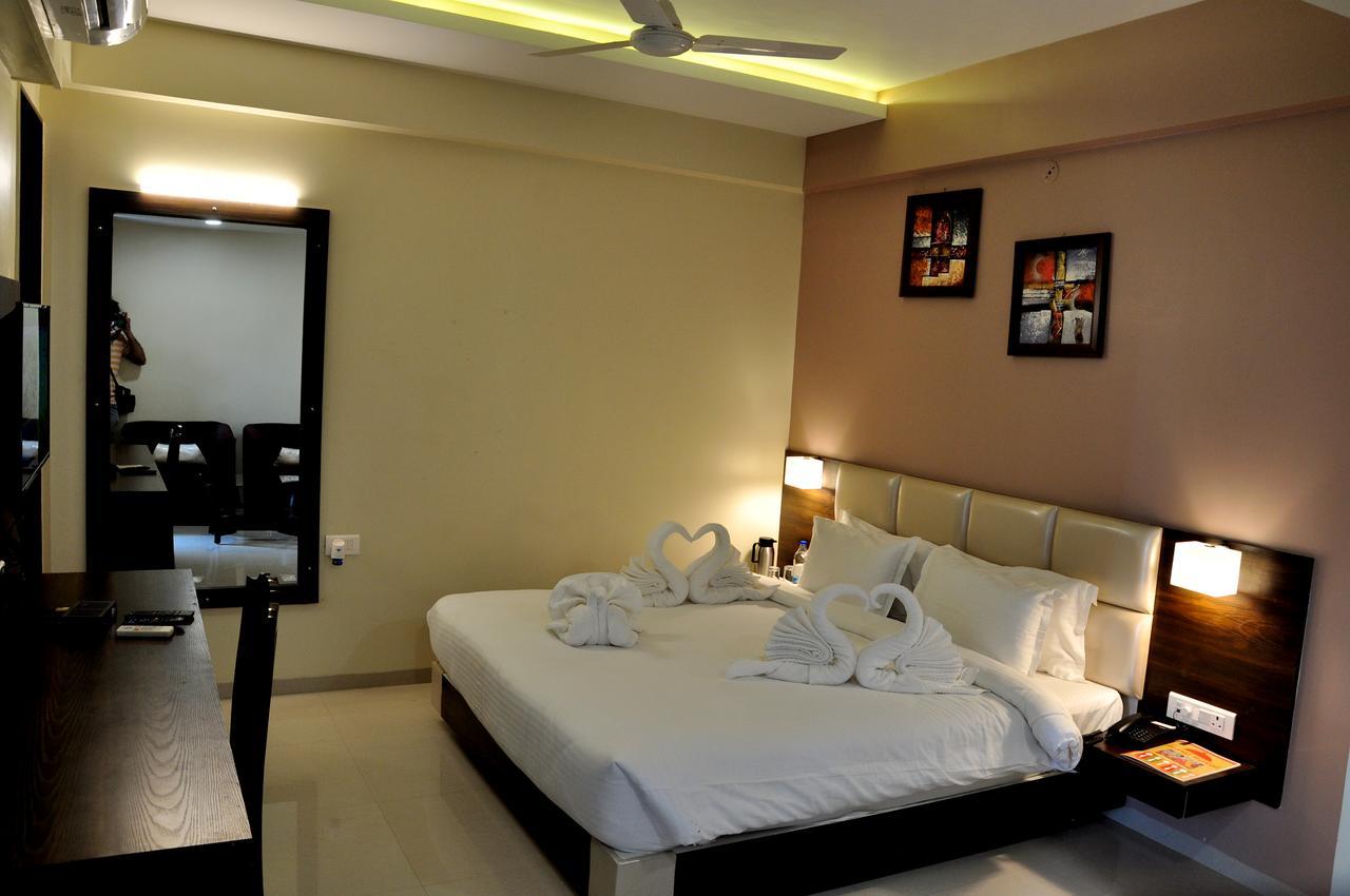 Royal Inn Khandwa Екстер'єр фото