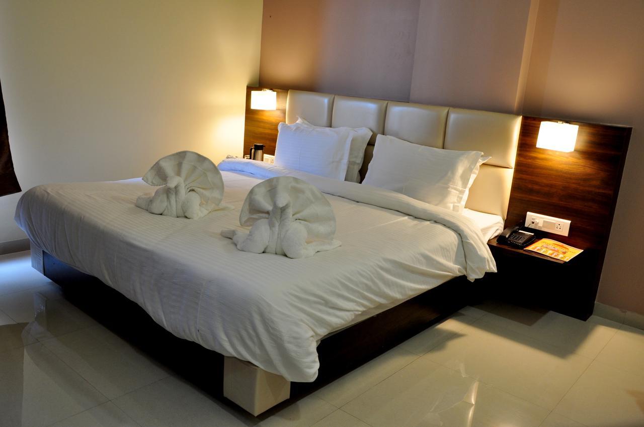 Royal Inn Khandwa Екстер'єр фото