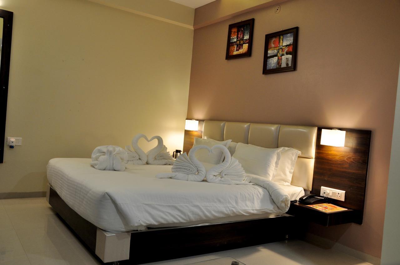 Royal Inn Khandwa Екстер'єр фото